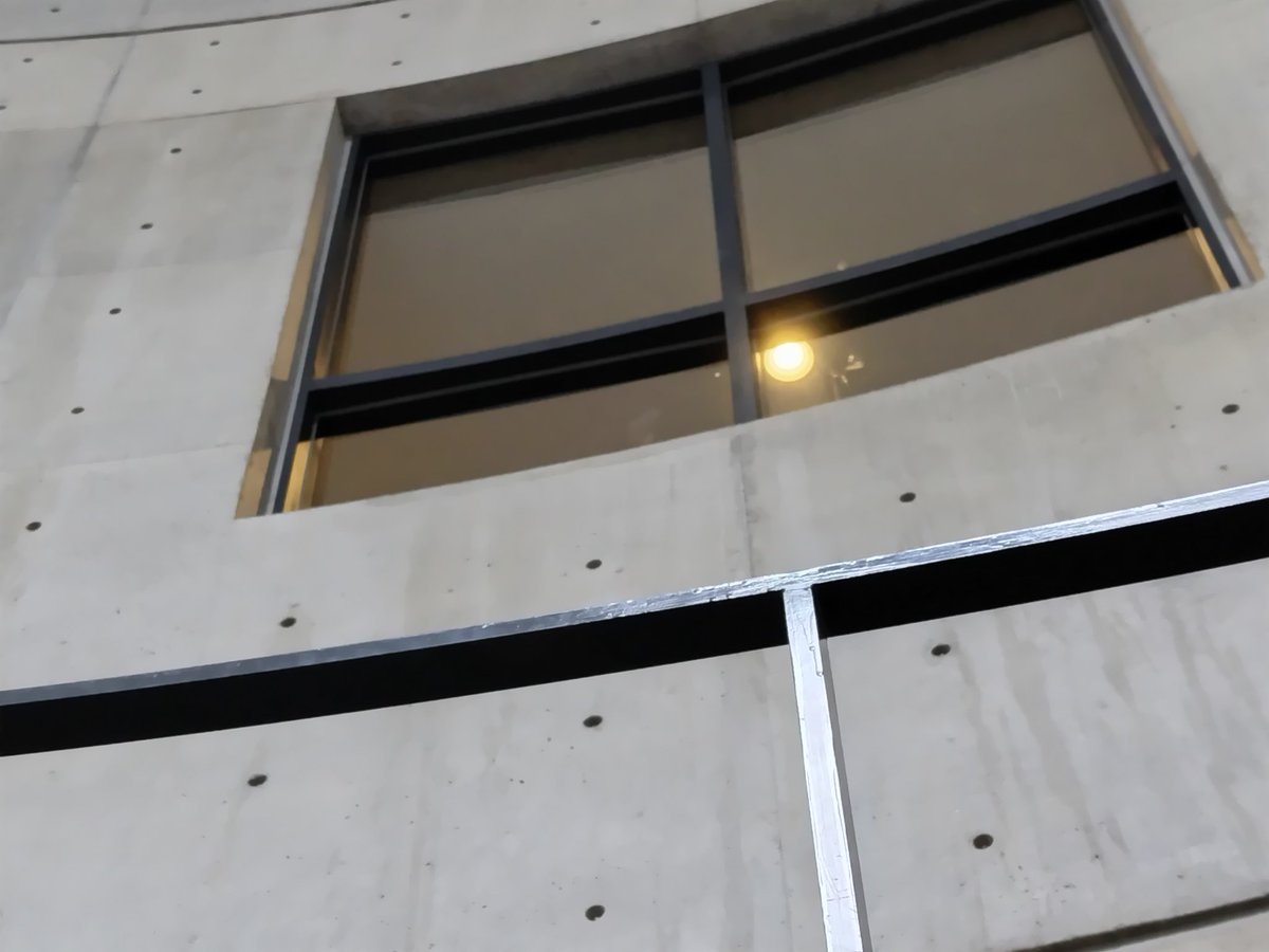 makimatatabi's tweet image. 5/19@直島
朝からひどい雨で

目の前の電車乗り忘れて見送ったり
フェリー乗る前から迷子だったり
心折れそうだったけど

たくさん見つかった
行ってよかった〜

#佐藤健カレンダー2023
#地中美術館
#李禹煥美術館
#ベネッセハウスミュージアム
#琴弾地海水浴場