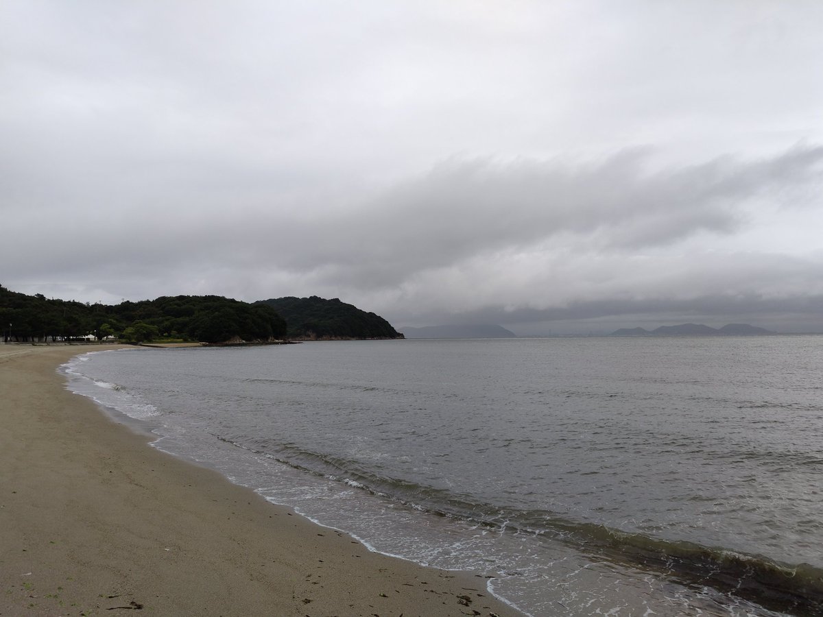 makimatatabi's tweet image. 5/19@直島
朝からひどい雨で

目の前の電車乗り忘れて見送ったり
フェリー乗る前から迷子だったり
心折れそうだったけど

たくさん見つかった
行ってよかった〜

#佐藤健カレンダー2023
#地中美術館
#李禹煥美術館
#ベネッセハウスミュージアム
#琴弾地海水浴場