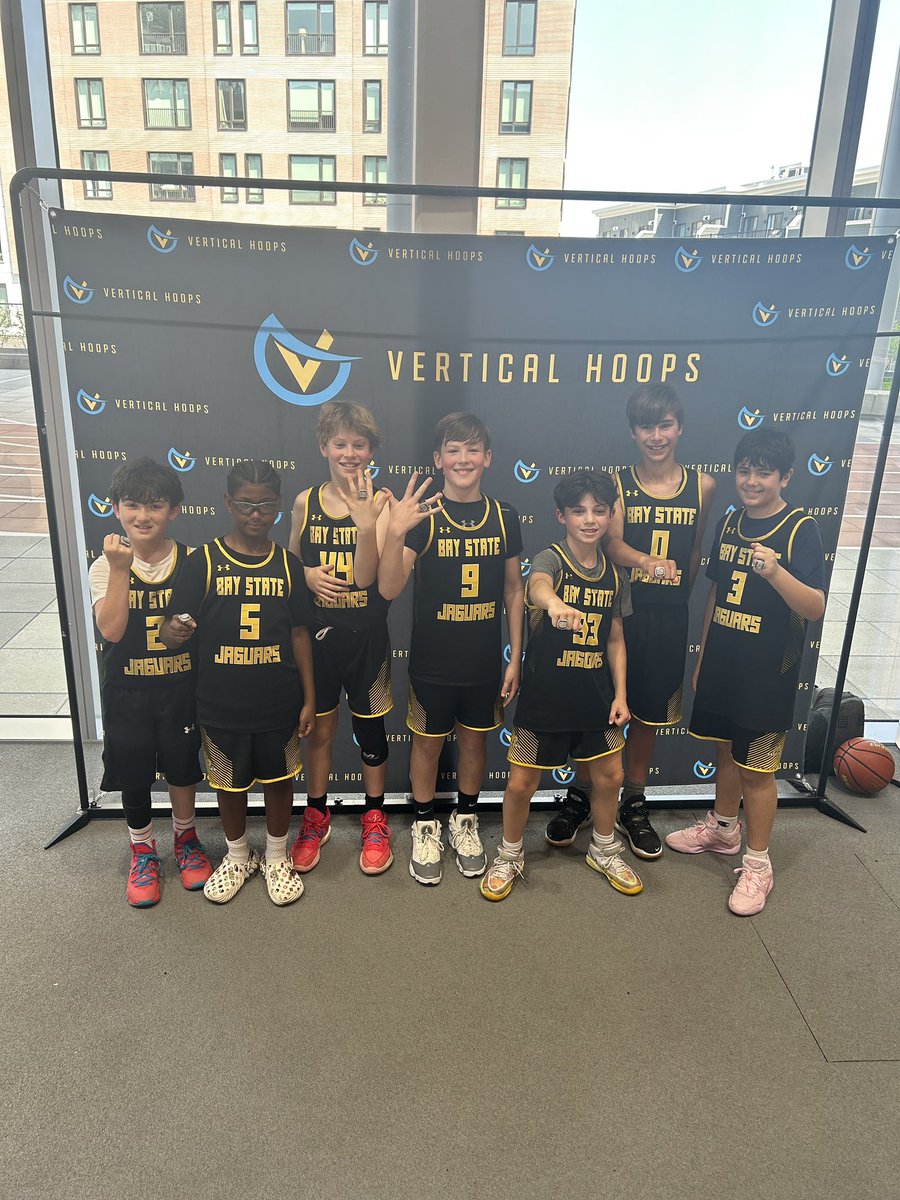 BJags2030's tweet photo. Awesome weekend for the #classof2030 #BayStateJags taking home the chips  #elite #hoops #chip #Boston #AAU https://t.co/jOVoZBq490
