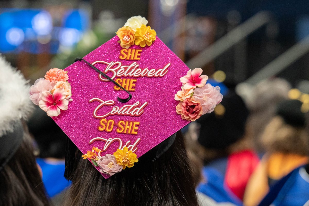 ODU's tweet photo. A little monarch motivation from the class of 2023…Enjoy your break and come back strong.💪💙 

 #ODU #monarchpride #ReignOn #chooseodu #odugrad #odu2023 #olddominionuniversity https://t.co/dQCvT7glwL