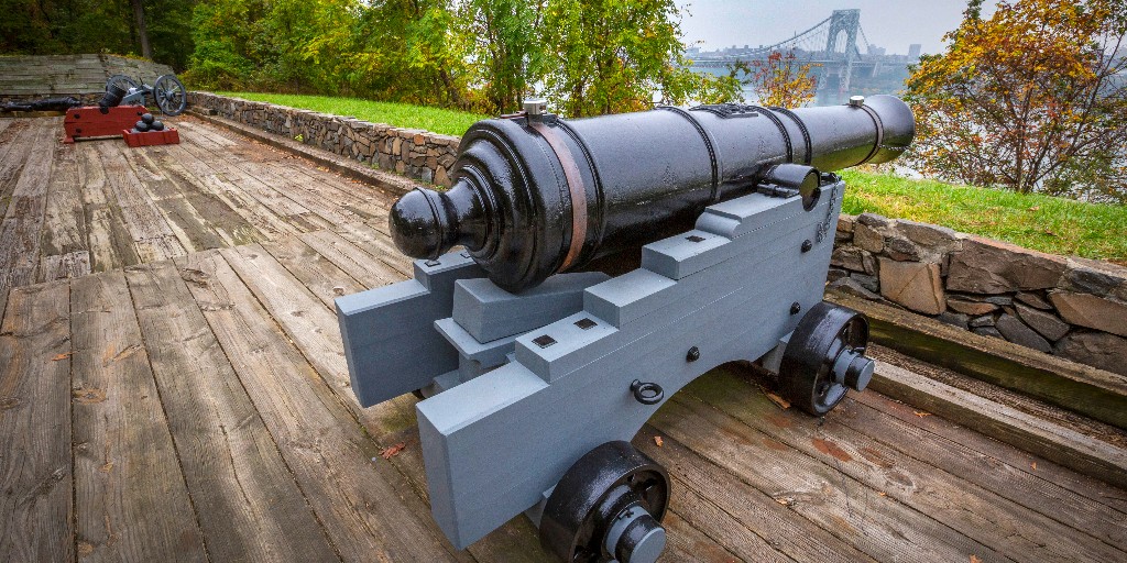 Fort Lee Historic Park is a 33-acre cliff-top park area with scenic overlooks, a reconstructed Revolutionary War encampment, and a Visitor Center.

📍 Fort Lee, Bergen County
🔗 ow.ly/onW950OtoLr