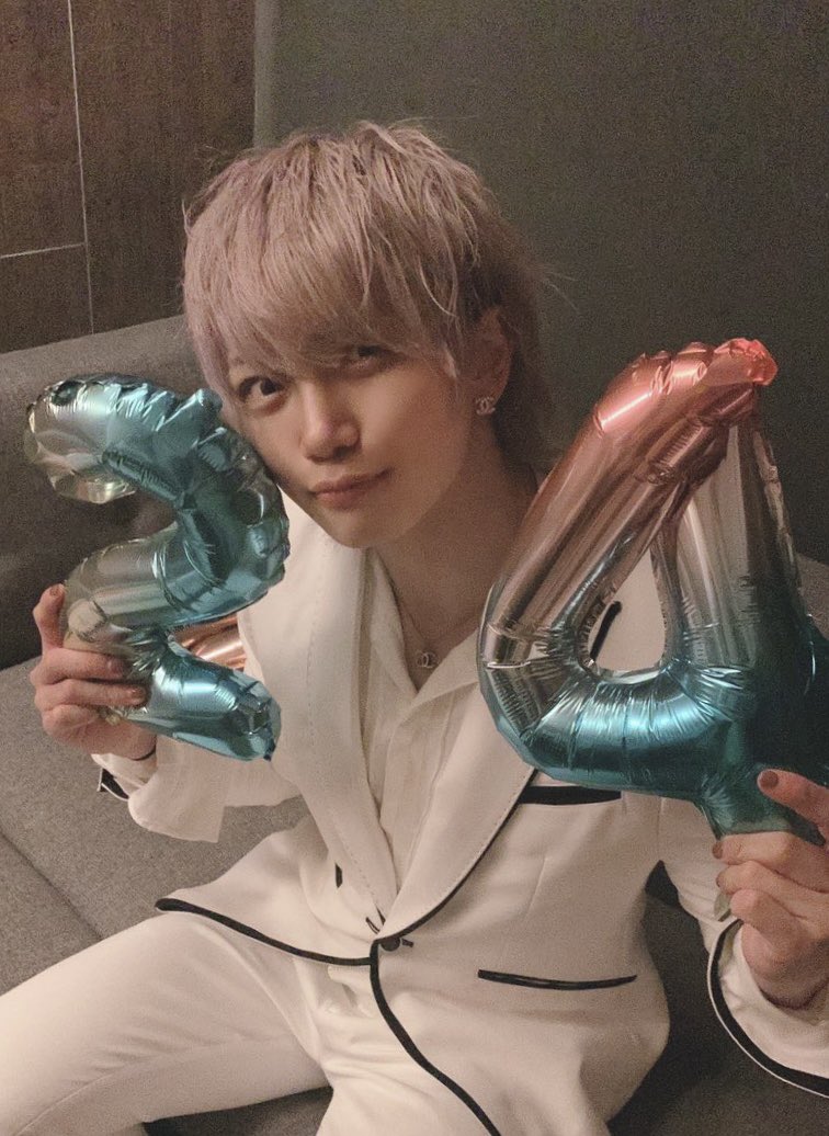 kyn_0522's tweet photo. 手紙やメンション、ゆっくり読んで幸せな誕生日になりました☺️ https://t.co/TDvHRiEbvF