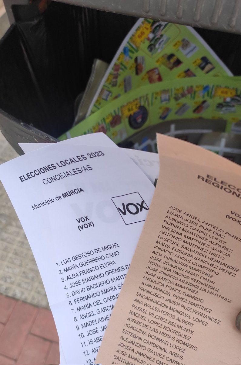 Se podían ahorrar la publicidad electoral al final acaba en la basura
