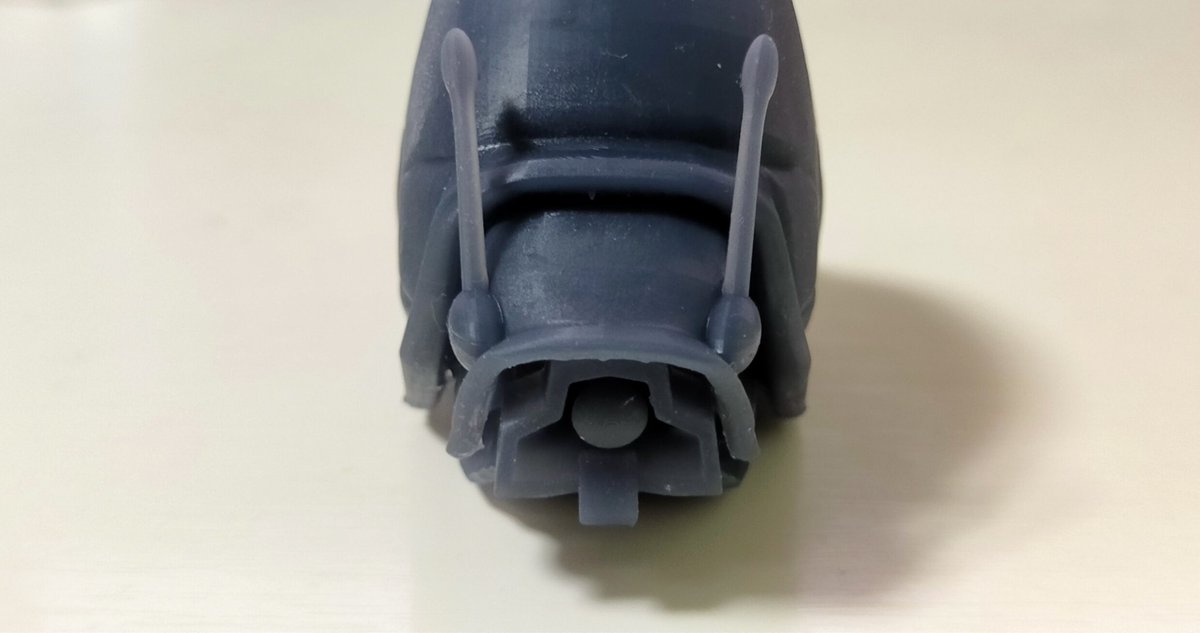 daiswell's tweet image. anycubic Photon mono 2でアッシマーイマイの出力と2次硬化完了!!
もう少しちゃんと分割しないと塗装は大変そう。（漢の3パーツ構成）
#anycubic #PhotonMono2 #3Dプリンター #SDガンダム #光造形