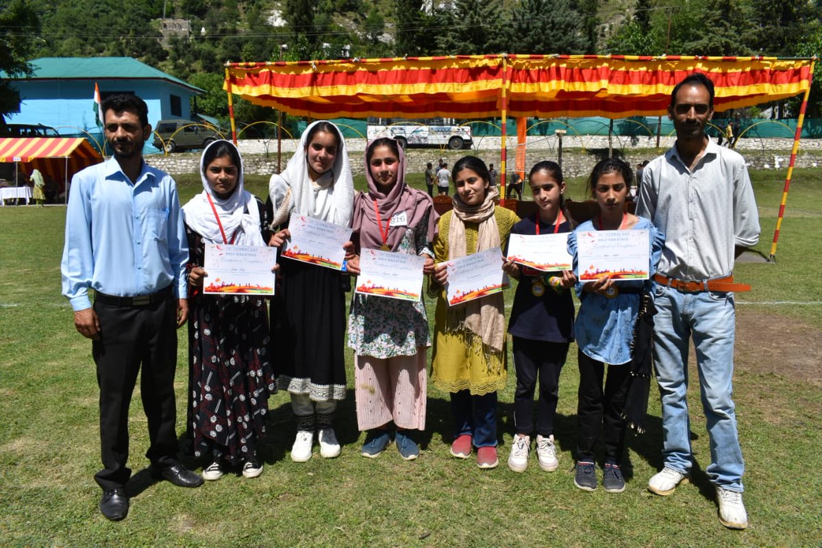 AlamDar1917's tweet photo. PRECURSOR TO TITHWAL DAY, #TANGDHAR
Tithwal Day is celebrated every year on 23rd May. A day prior to #TithwalDay, a series of events were conducted by the #IndianArmy to make the event memorable.
#Kupwara https://t.co/ziaEHJS6Gb