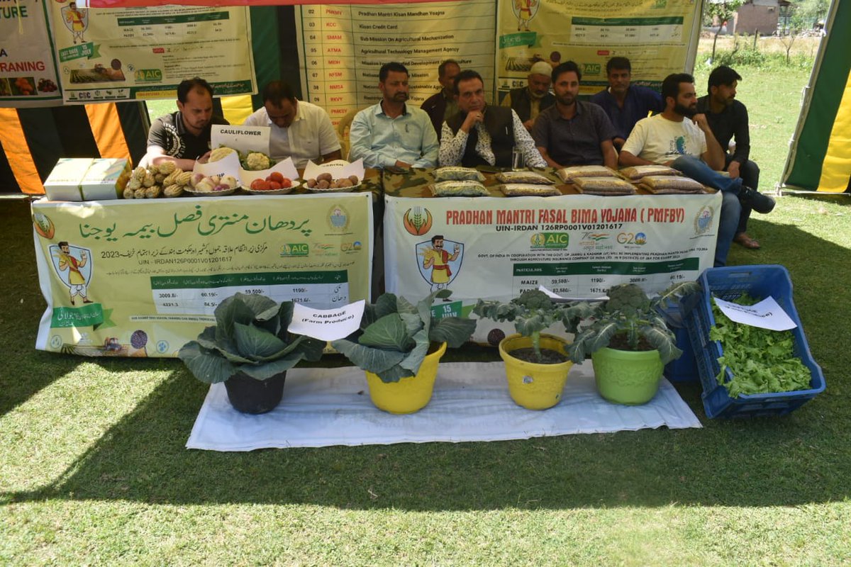 AlamDar1917's tweet photo. PRECURSOR TO TITHWAL DAY, #TANGDHAR
Tithwal Day is celebrated every year on 23rd May. A day prior to #TithwalDay, a series of events were conducted by the #IndianArmy to make the event memorable.
#Kupwara https://t.co/ziaEHJS6Gb