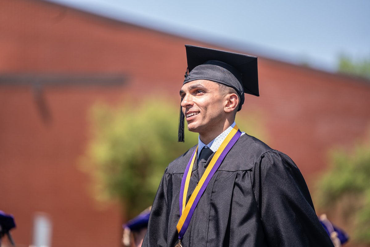 J_Remyphoto's tweet photo. 📸 graduation this past weekend @lorascollege https://t.co/RQo4QdOFxR