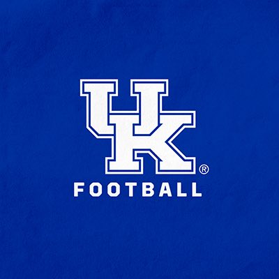 AlexanderFball's tweet photo. A big thanks to @Bigstew9 from @UKFootball for stopping by our spring game last Friday! #RecruitAlexander #ATC https://t.co/KYZ6kh9cp7