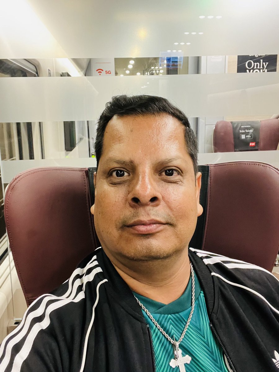 juanmaesmusic's tweet photo. VOY EN EURO TREN A VALENCIA ESPAÑA 🇪🇸
MADRID ESPAÑA 🇪🇸 2023
#REALMADRIDCF
#MAGNATE #SUPERVIP #MUYALTISIMOPEDORRAJE #MEAMOCOMOSOY ♥️ @realmadrid https://t.co/W3C3CKc8nh