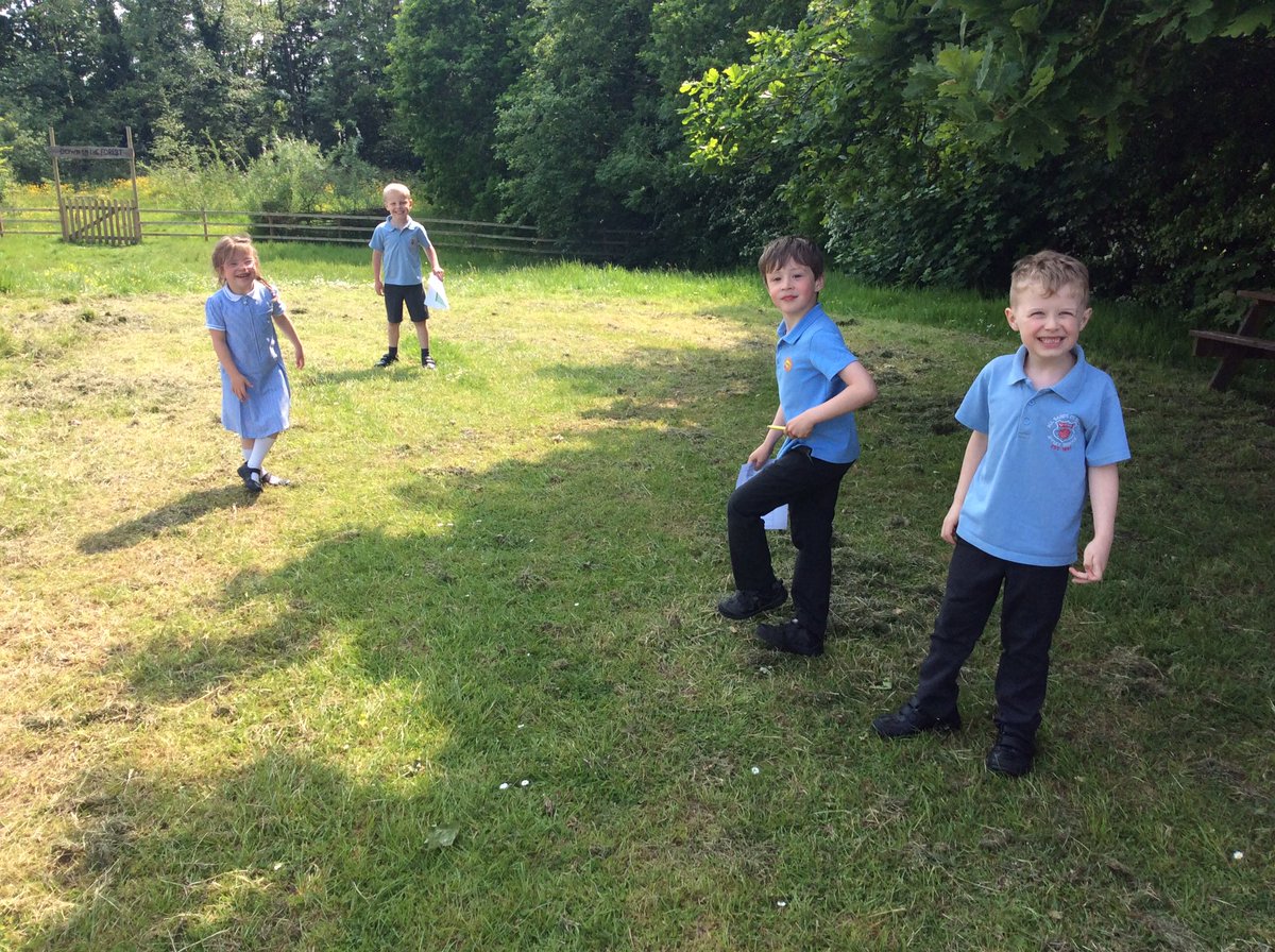 AppleySaintsCE's tweet photo. #ABASY1 worked brilliantly in teams to compete an orienteering course around our school! #abasgeo #teamwork @FriendsPrimary @WigToday https://t.co/Npw8JWIPAD