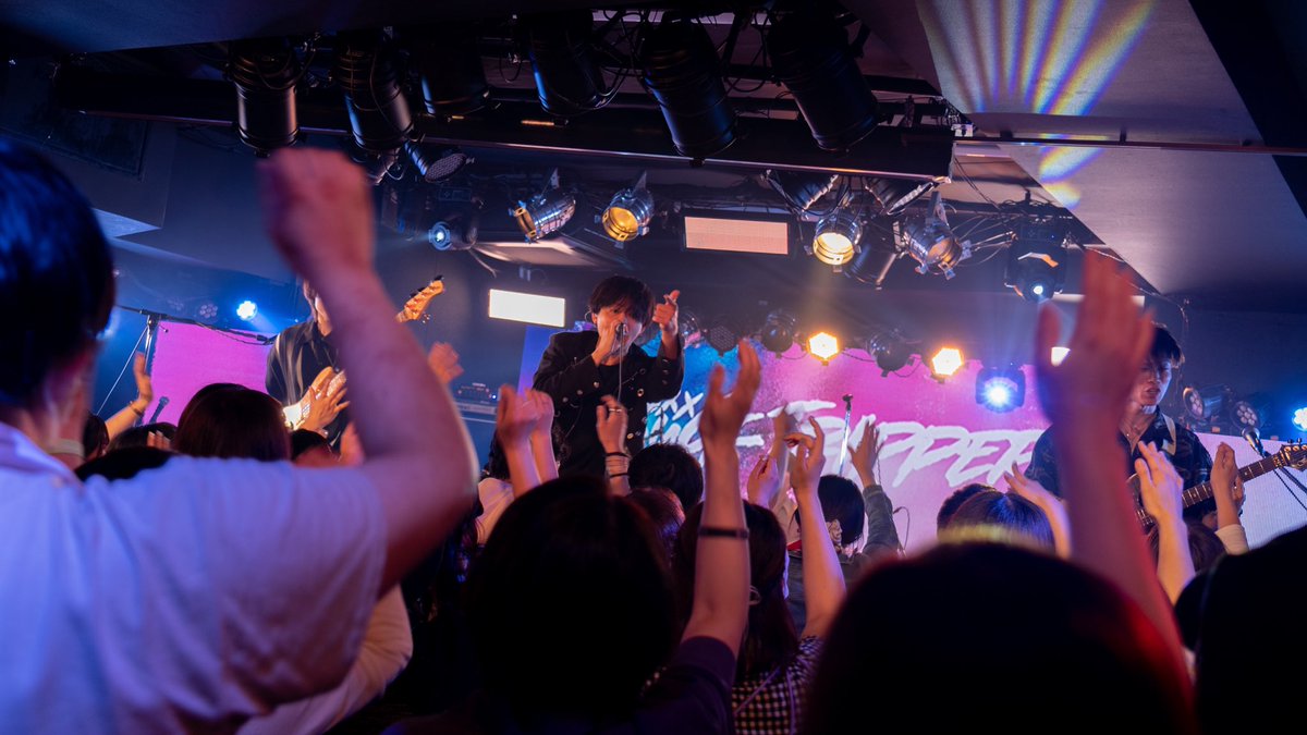BuG_TRIPPER_jp's tweet photo. DIVE TO THE 2ND pre
SUBMARINE FES VOL.3 原宿RUIDO
ありがとうございました!
初めましての方が沢山いたにも関わらず
ノって楽しんでくれて皆さん最高でした✈️
▼9月30日ワンマンへ是非!▼
🎫 https://t.co/2KvMTTTrUK
#DIVETOTHE2ND
#silverkidd
#ヤスイカズマ
#Anival
Photo by @ryom_LS_A https://t.co/GFS9fEgRar