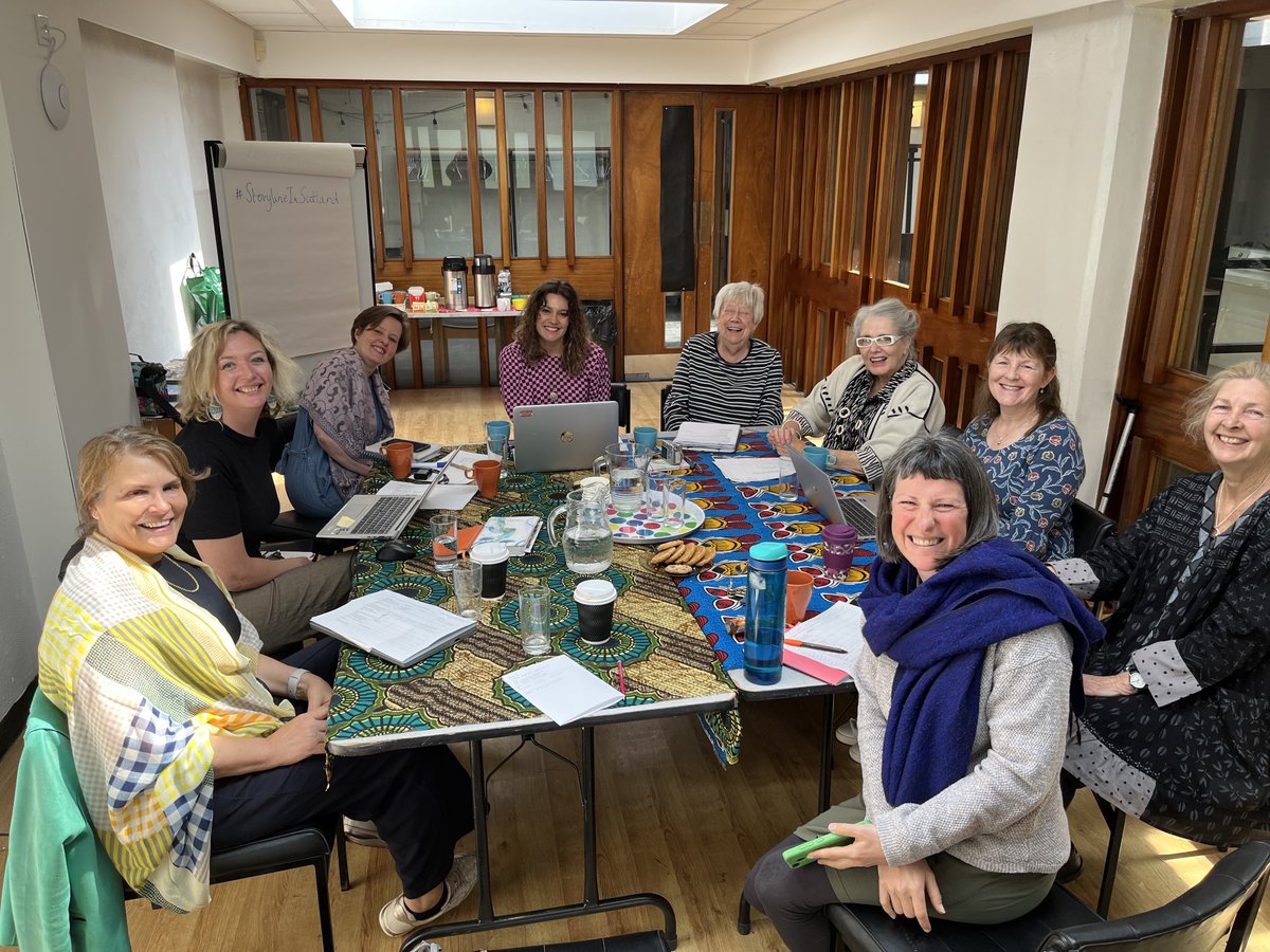 citizen_ehm's tweet photo. Talking all things #StorylineInScotland as a #creativepedagogy and #curriculumplanner what’s not to like 🌈❤️🥰@wosdec @porciani_monica @StrathEDU such incredible riches around the table https://t.co/PiFLJlyTgo