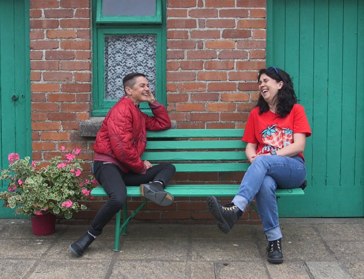 🎶Syniad ar gyfer creu fideo gerddorol Gymraeg?   

Mae Cronfa Arloesi <a href="/FideosCerddorol/">Fideos Cerddorol Cymraeg</a> <a href="/AberystwythTFTS/">AU Theatre Film & TV</a> ar agor am geisiadau:
  
💰Cyllideb hyd at £1,000 
📹Mentora gan <a href="/thinkorchard/">Orchard</a> 
🎙️Defnydd stiwdio ac offer y Brifysgol 
📅Dyddiad cau 4.6.23  

Mwy: bit.ly/3IwbNlD