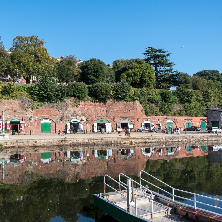 À Exeter, j’ai vécu une émotion de voyage que je n’avais pas ressentie depuis longtemps. Cette ville s’est avérée une bourgade absolument magnifique et pleine de surprises! 🤩

Je vous partage dans cet article les coups de cœur de mon séjour là-bas, q… instagr.am/p/CsjDw3ItcTE/