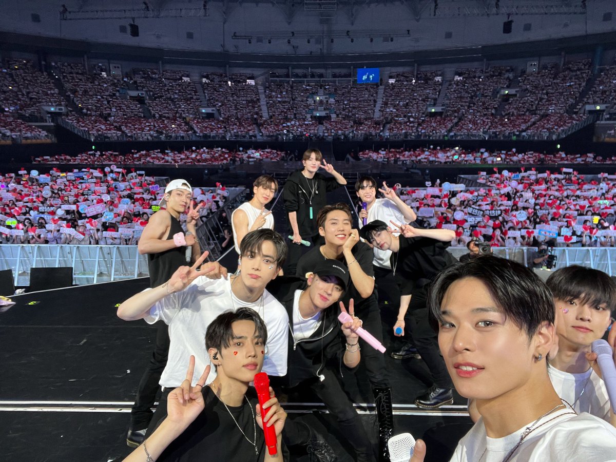 WE_THE_BOYZ's tweet photo. [에릭] 3일간 더베이비~💗 덕분에 세상에서 제일 행복했습니다. 감사합니다. 우린 영원할거야! 🥳❤️‍🔥 https://t.co/0kDHs8YbPQ