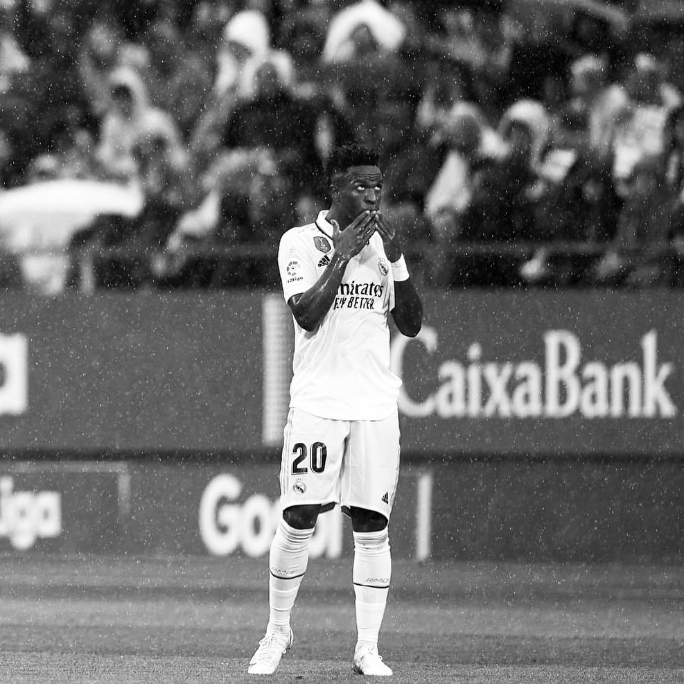 Enviei mensagem ao <a href="/sanchezcastejon/">Pedro Sánchez</a> - presidente do Governo da Espanha e da Internacional Socialista, da qual sou vice presidente, mensagem solicitando sua vigorosa ação +