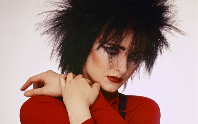 On this day in 1981, Siouxsie and the Banshees released “Spellbound” - the lead single from the band's fourth studio album “Juju”

“Following the footsteps of a rag doll dance, we are entranced…Spellbound”

#cruelworld2023 #CruelWorldFest #Siouxsie #SiouxsieSioux