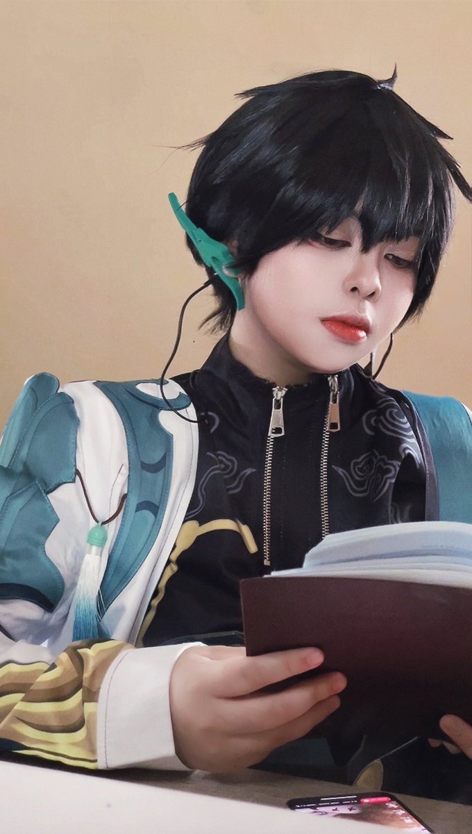 MikoChu_'s tweet photo. “I should reintroduce myself. My name is Dan Heng — I'm the guard on the Express. I also administer the train's data bank.”

🤍 : Dan Heng from @honkaistarrail 

I have been eyeing Dan Heng for so long and its like a fever dream to be able cosplay as him 😭 
.
.
.
#danheng https://t.co/7e1Qsjw0My