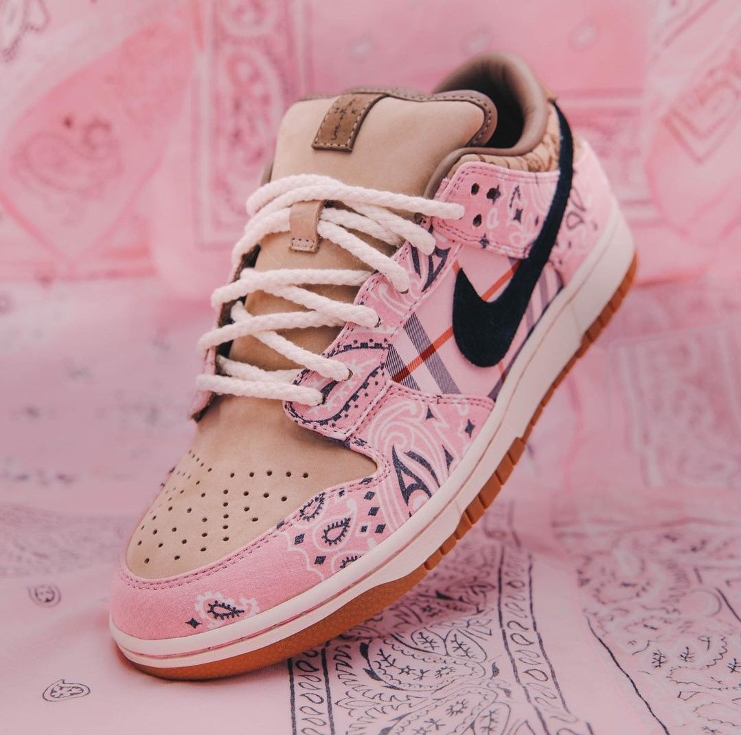 👁️ Sneaker Visionz 👁️ X: "Travis Scott x Nike Dunk Low "Pinkberry" Custom 🌸 https://t.co/MmBRvyi5cl" X