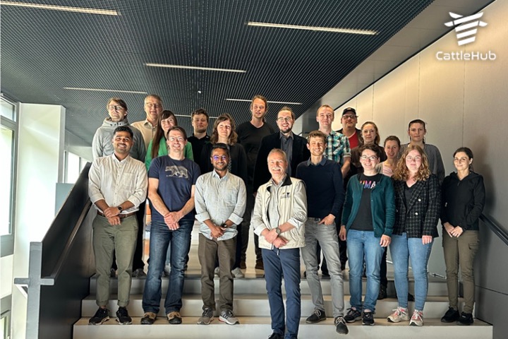 Vom 10.-11.05.23 waren wir zum Projekttreffen an der TU Chemnitz. Gleich am Anfang  gab es schöne Nachrichten: 
CattleHub wurde um weitere 18 Monaten vom BLE verlängert!  Weitere Infos, z.b. die neuen Projektziele und bisherige Ergebnisse gibts auf unserer Website!