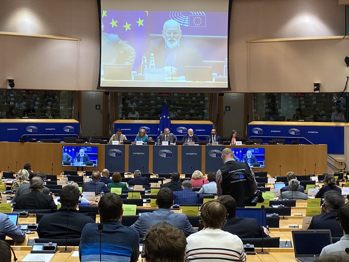 SGP Nieuws: RT <a href="/hjaruissen/">Bert-Jan Ruissen (SGP EP)</a>: EU-commissaris @TimmermansEU vraagt Europarlementscommissie #landbouw om zijn zeer ingrijpende wetsvoorstel ‘Natuurherstel’ aub niet te verwerpen. Hij zegt de zorgen te willen bespreken. Maar hij doet amper toezeggingen. Wat S…