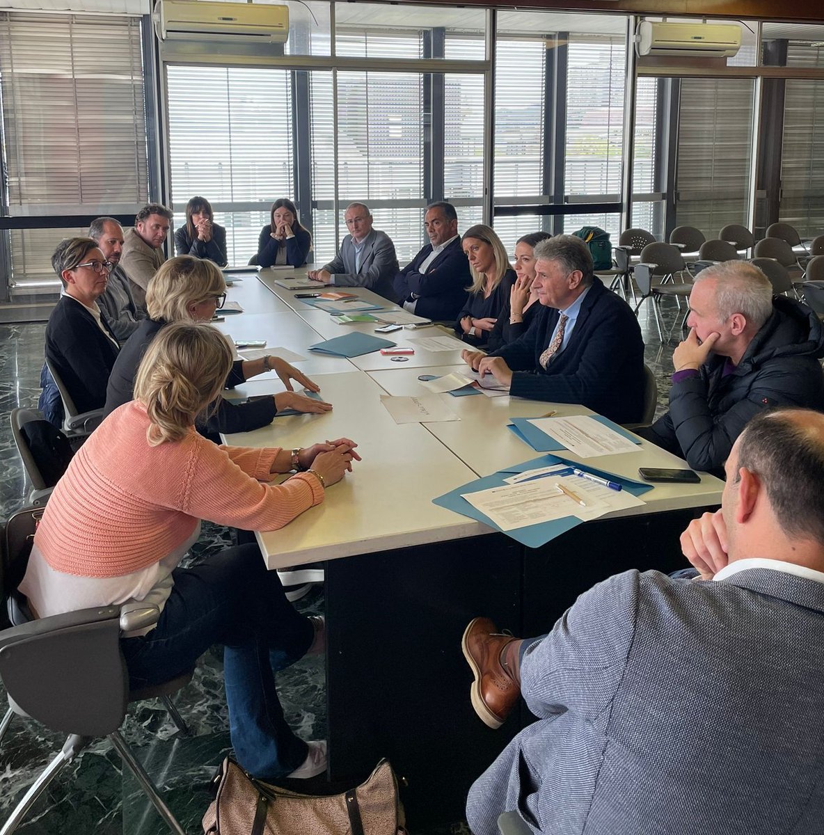 ⚗️ Al via il primo incontro del laboratorio dedicato all’aggiornamento dei profili di #ELeadership: venerdì le Amministrazioni si sono confrontate e hanno approfondito i modelli e i processi organizzativi adottati nella gestione dell’Ufficio #RTD.  
👉🏻 lnkd.in/dTsfBdN3