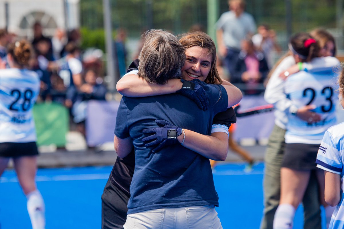 clotildelarrose's tweet photo. [#hockey] Seul le sport peut vs faire vivre de telles émotions en quelques matchs… 1eres du championnat régulier, ns échouons en demi-finale sur un fil, sûrement par manque d’expérience. On termine 3e, en étant déçues et frustrées. #playsoff #hockeysurgazon #goalkeeper #goalie https://t.co/a5uN0ZM2zX