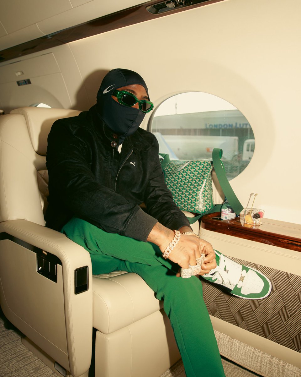 Stop playing  Big size 👐 30BG <a href="/davido/">Davido</a>  #Davido