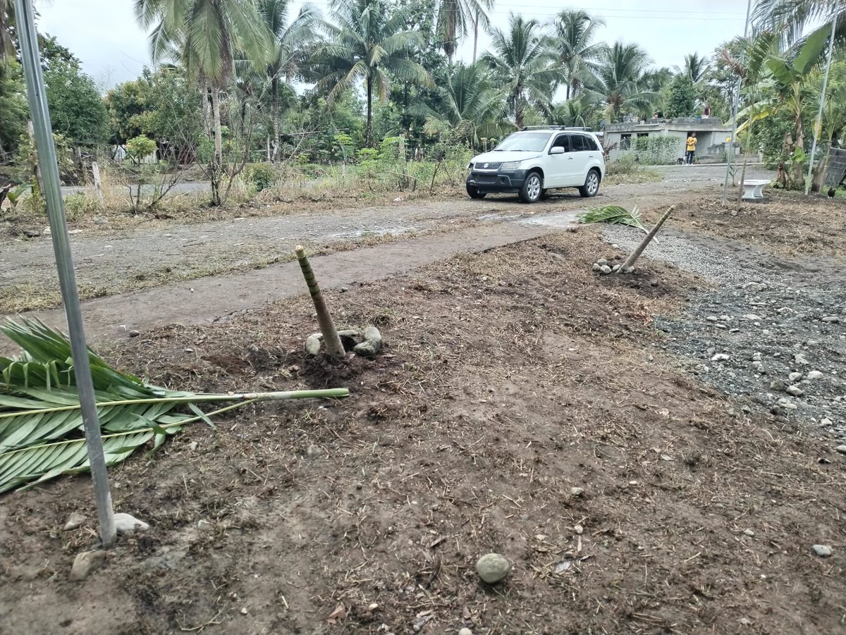 AlcaldiadeBaru's tweet photo. Los trabajos de mejoramiento de terreno de un parque, que nuestro personal efectuaron éste domingo, en Kilómetros 32, corregimiento de Progreso, fue objeto de vandalismo. El objetivo era brindar un lugar de sano esparcimiento a la población. 

Lamentamos lo ocurrido! https://t.co/qCVCkJoUlf