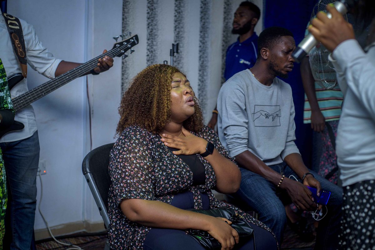 lizzy_folorunso's tweet image. May Addicted Room was 🔥🔥
Moments of Joy, intercession, dancing and praying in the holy ghost, we were blessed .
We sweated, danced and rejoiced in God's Presence. 
Yes, In His Presence There is fullest in Joy and....
#addictedtojesus #worshippers #gospelmusic  #lizzyfolorunso
