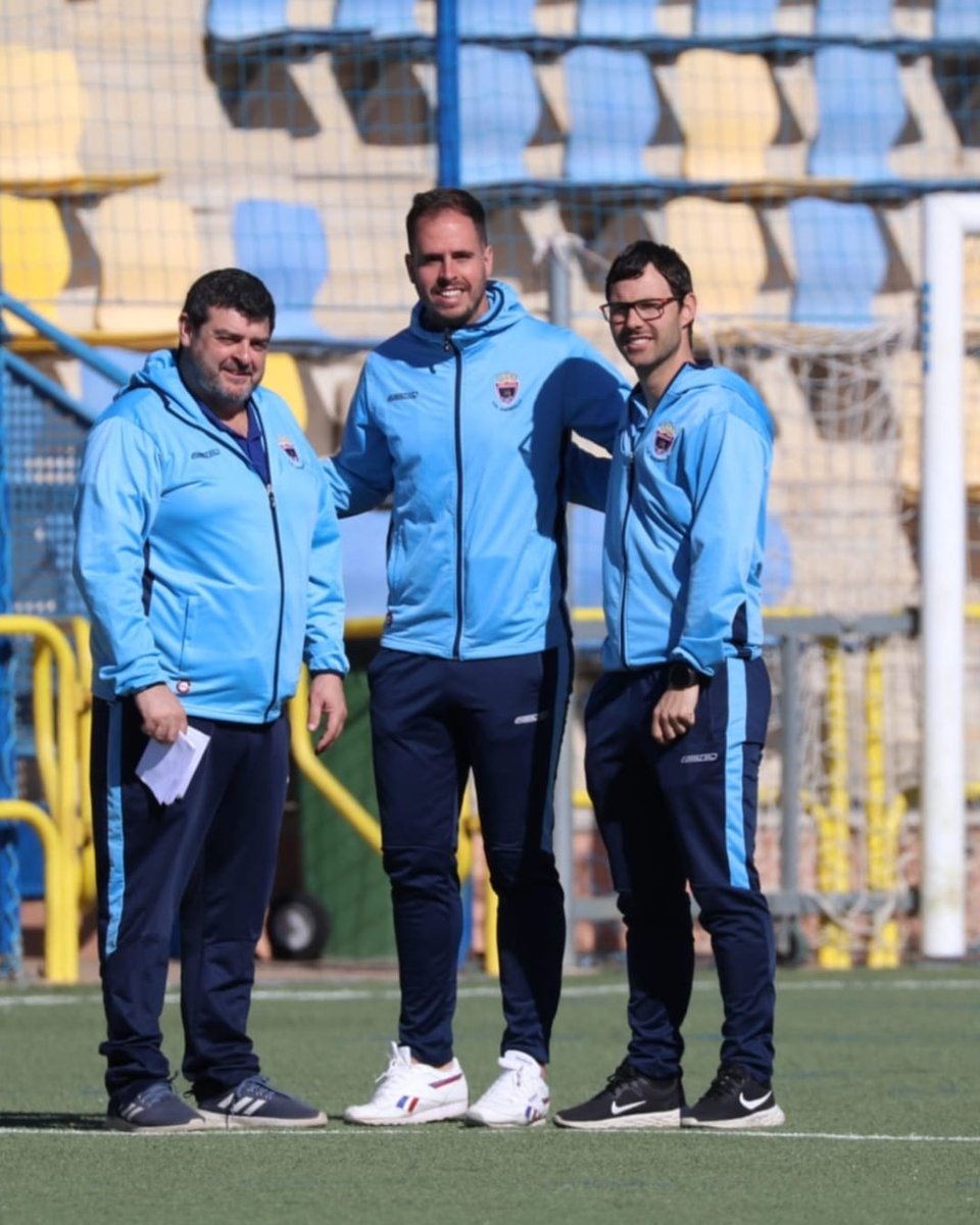 Oficial

El club comunica que Eduardo Hache, Diego Arévalo y Gustavo no continuarán la próxima campaña como cuerpo técnico del club.

Desde el Club solo podemos dar las gracias por estos dos años tan bonitos que nos han hecho pasar.

Han logrado el mayor hito del club.

Suerte.