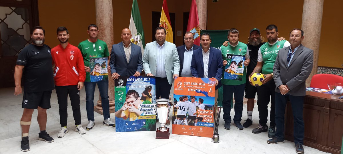 RFAFCordoba's tweet photo. La selección benjamín e inclusivo @RFAFCordoba @Martintorralbo ya conocen sus rivales en la 1ª Fase #CopaAndalucía tras el #SorteoRFAF celebrado en #Sanlucar: @RFAFAlmeria
@RFAFHuelva @RFAFSevilla
✔️Sel. prov. benjamín fútbol
✔️Sel. prov. de fútbol inclusivo
🗓️1-3 y 1-4 de junio https://t.co/CIAVGRvQit