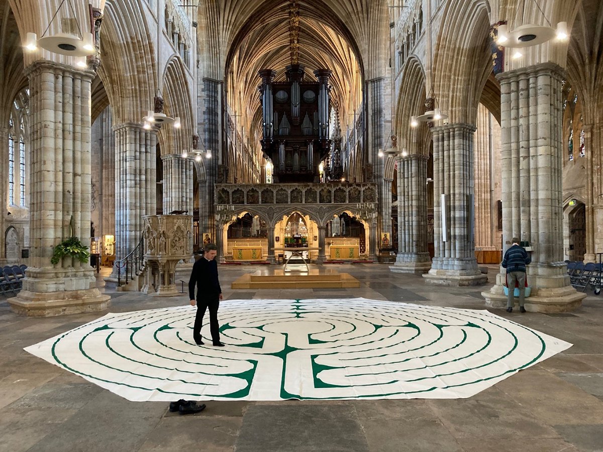 Exeter Cathedral tweet media