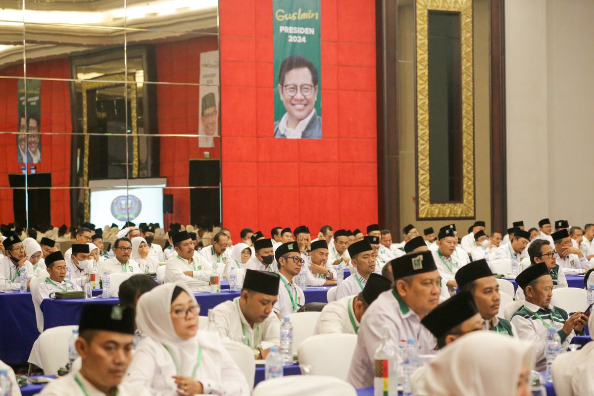 cakimiNOW's tweet photo. NU Lahir Batin, NU Sak Lawase!

Membersamai kader dan pengurus PKB zona Jatim yg mengikuti Pendidikan Kader Penggerak Bangsa.

PKPB ~ PKPNU Solid 💪🏼 https://t.co/6x1yN2Agy1