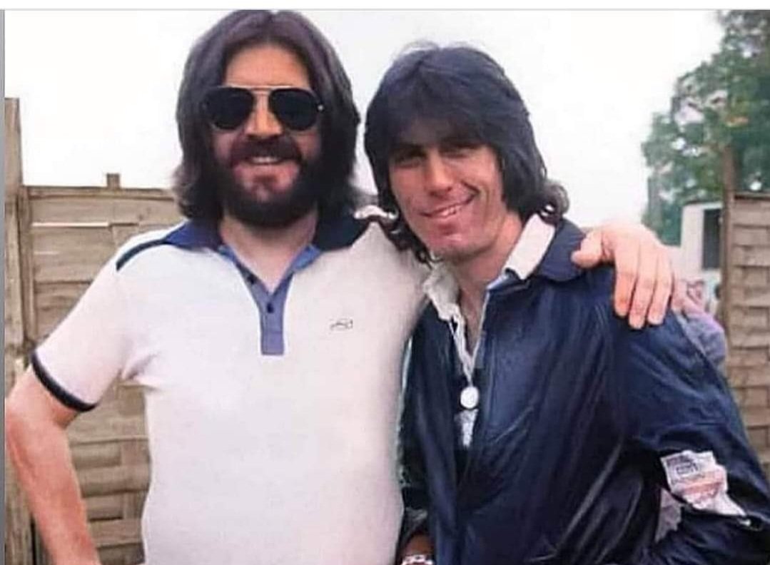 Hell yes! Haven't seen this pic in color before. Legendary drumming powerhouses right there! Gotta love it! 2 of my biggest influences, and both gone too soon.  #JohnBonham
#CozyPowell