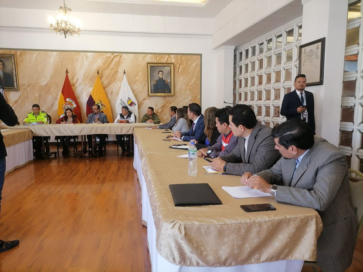 CSC_CUENCA's tweet image. ¡ACCIONES COORDINADAS POR SU SEGURIDAD! 

👉En este momento se cumple una reunión de coordinación interinstitucional en la @goberazuay para tratar sobre el Plan de Contingencia por el Feriado del 24 de Mayo Batalla de Pichincha.

@czamoramatute 
#CuencaSeTransforma