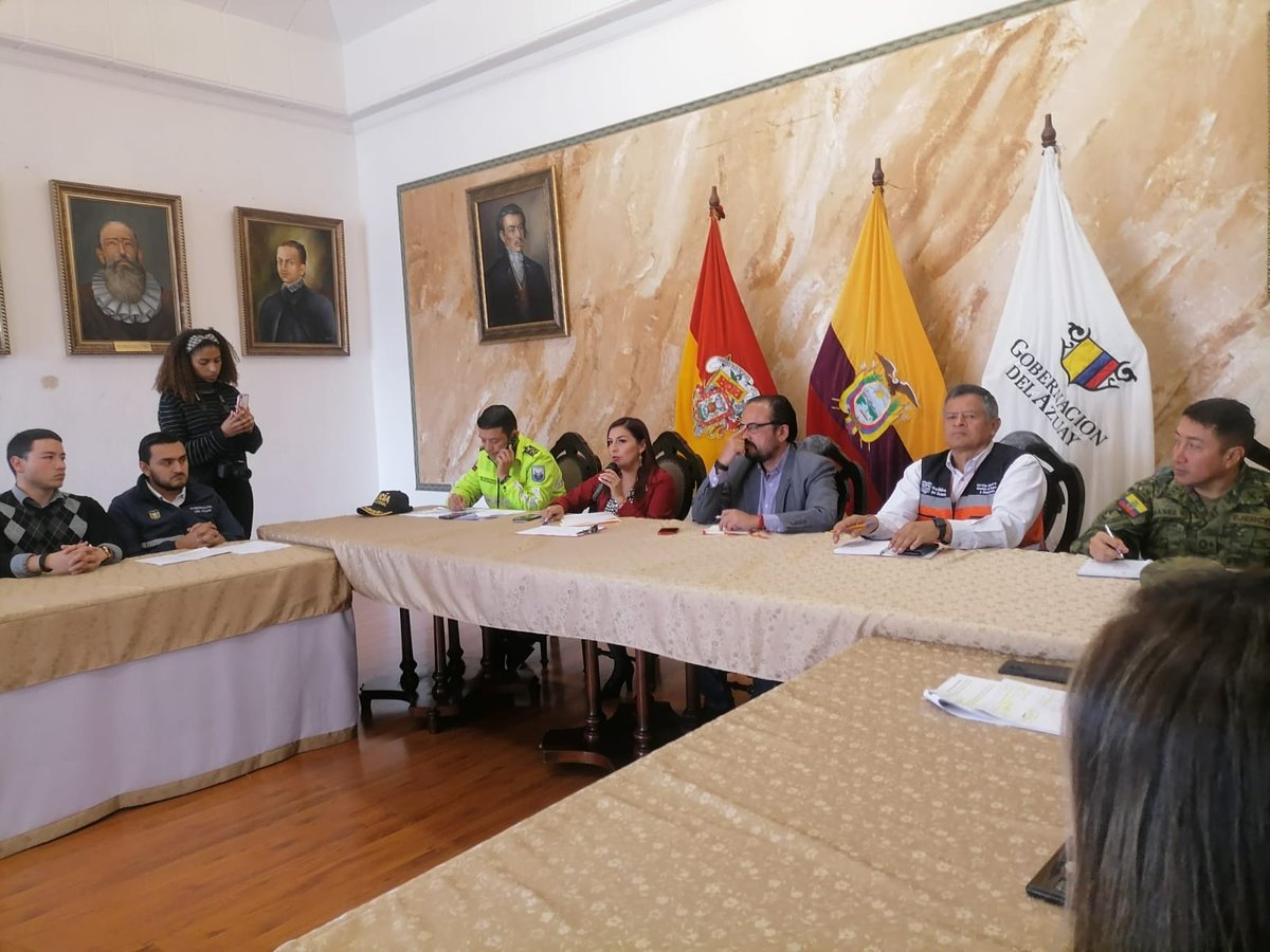 CSC_CUENCA's tweet image. ¡ACCIONES COORDINADAS POR SU SEGURIDAD! 

👉En este momento se cumple una reunión de coordinación interinstitucional en la @goberazuay para tratar sobre el Plan de Contingencia por el Feriado del 24 de Mayo Batalla de Pichincha.

@czamoramatute 
#CuencaSeTransforma