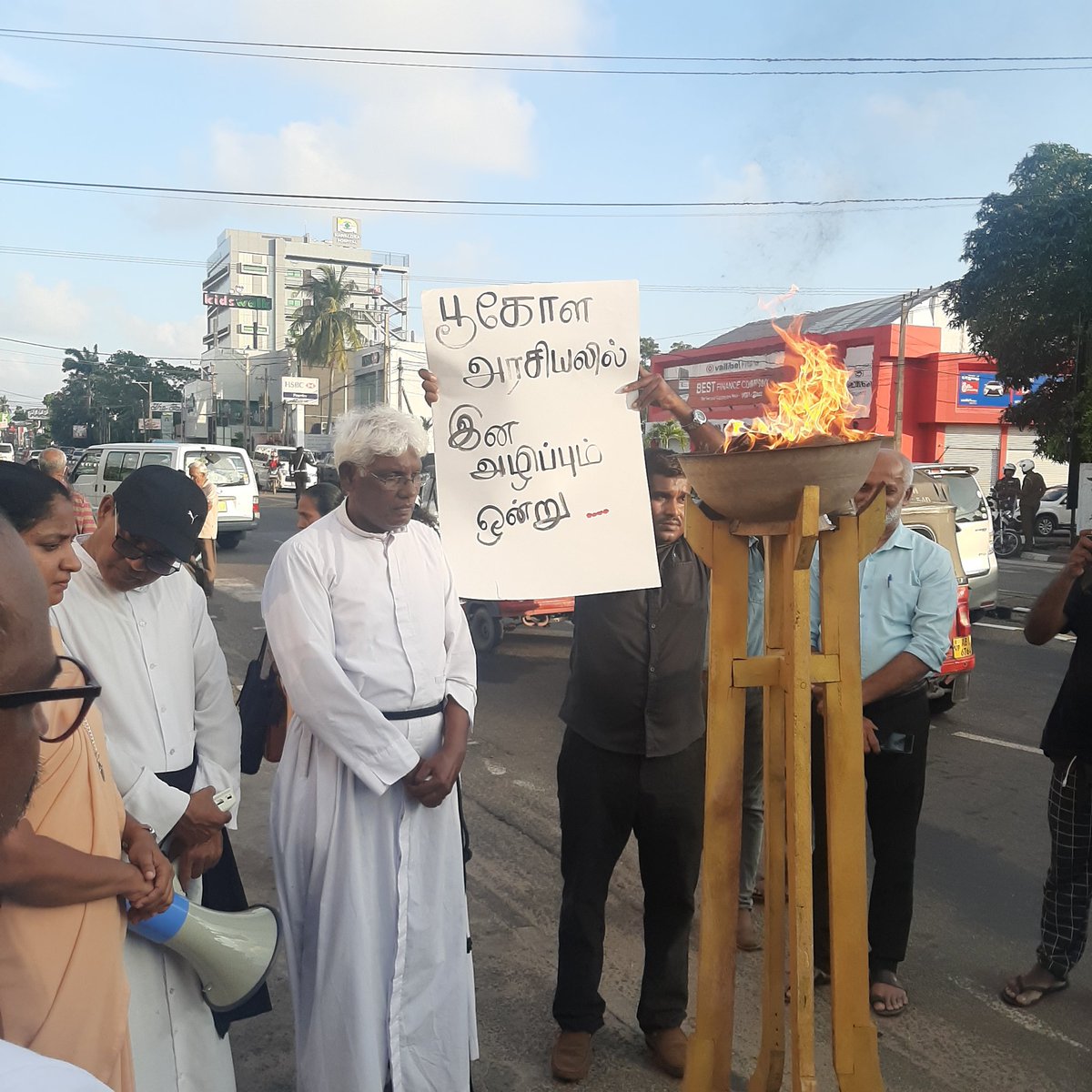 'Sinhalization, Buddhistization, Land grabbing are state terrorism!'
'Genocide is also on the global political agenda'
'Recognize the right to self-determination!'
' PTA, ATA are to protect state terrorism!'

#mullivaikkal commemoration held in Negombo today
