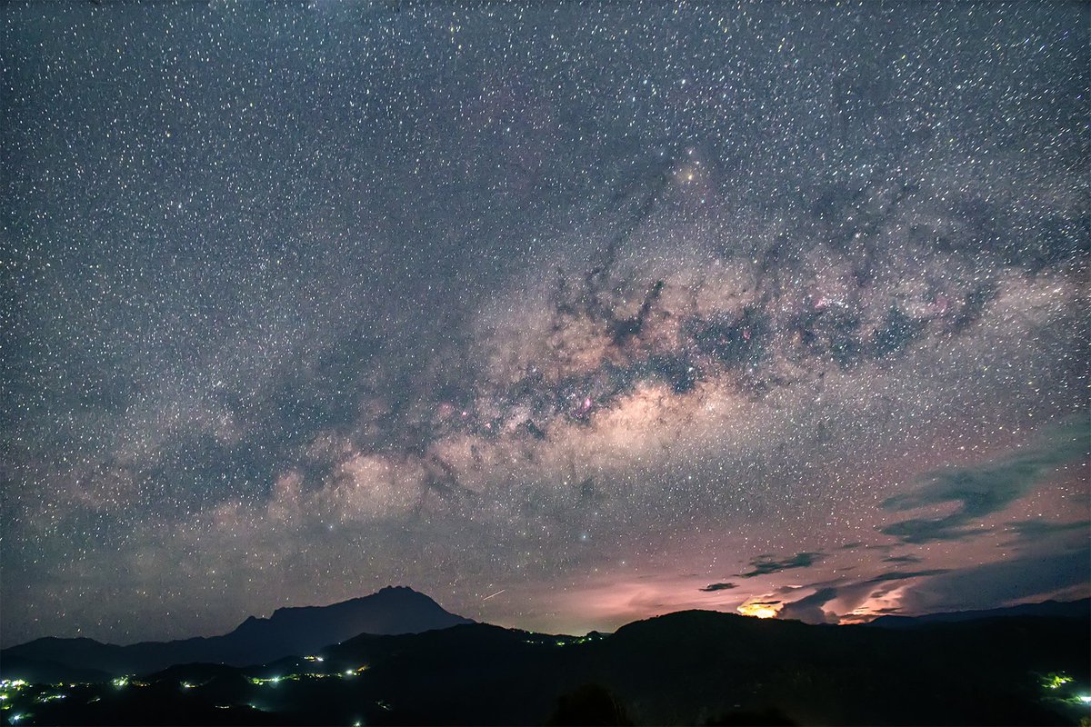 mchorror's tweet photo. Our beloved Milky Way, as seen from Bukit Perahu, Tamparuli, SABAH
#Astrophotography #AstroNightscape #WonderlandSabah #SabahDarkSky #AstrotourismSabah #BillionStarsHotel #AwesomeSabah #SabahSyiok #StargazingSabah https://t.co/2h9CkPPHsP