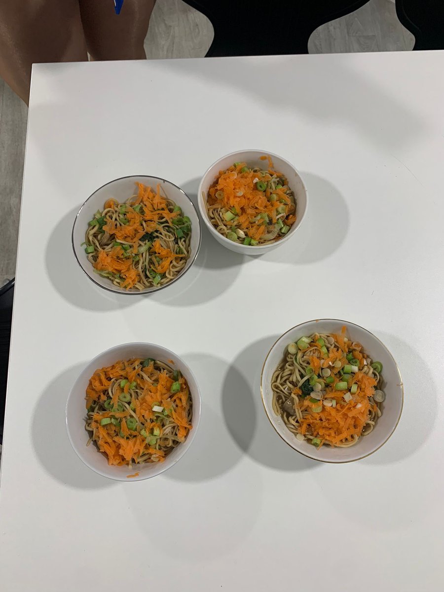 Powered by Veggie 🥙🥗😋

#reslife #coventryuniversity #wearecoventry #futurelets #veggie #veggiecooking #studentevent #veggiecookingnight #thisiscoventry