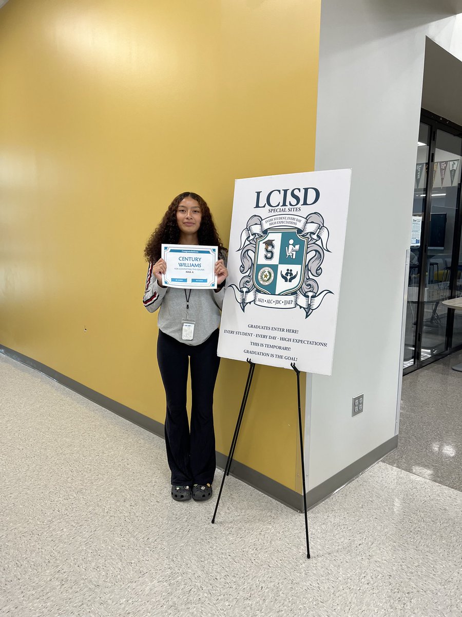 Congratulations to Century W. from Terry High School for earning her Mathematical Models A credit at 1621 Place Evening Flex. Way to go! We are so proud of you! @lcisd_specials @Terry_Rangers #SpecialSitesSuccess #betheonelcisd