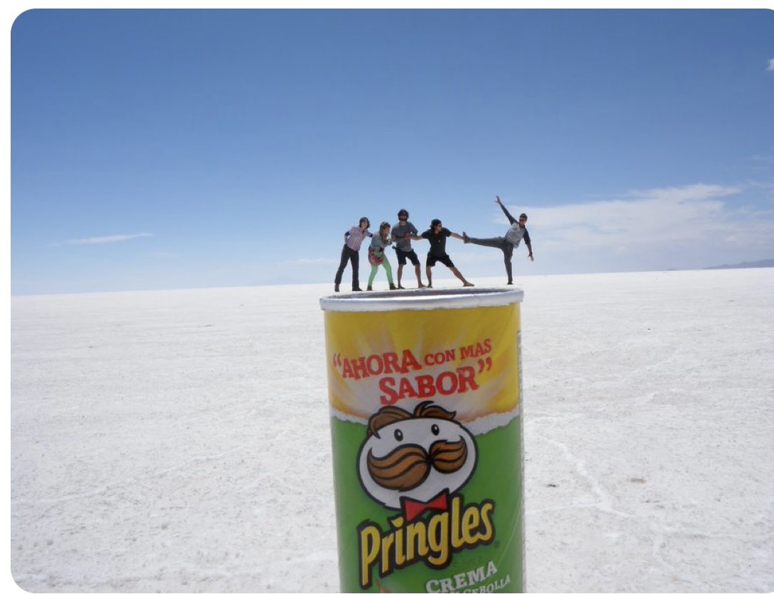 Fun Fact #22 🇧🇴
#Bolivia boasts the world’s largest salt flats, #SalardeUyuni (10,582 km2).

When covered with water, it becomes the world’s largest natural mirror. 

The flats are rich in minerals with over 10 billion tons of salt and large lithium deposit.