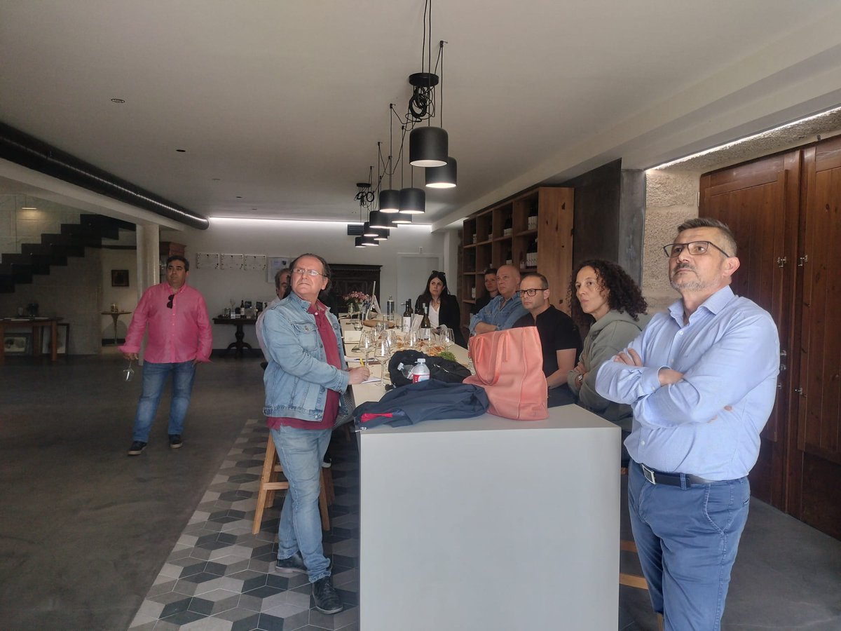 Cata vino D.O. #Ribeiro "Priorato de Razamonde", #EsenciaGalega #DescubreRibeiro 🍇😍