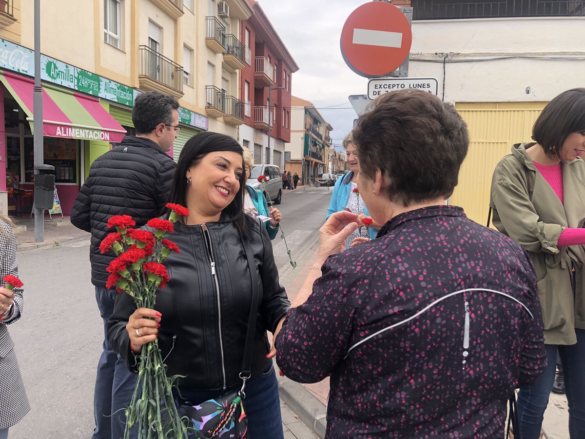 OlgaManPer's tweet photo. Equipazo el de @psoedearmilla para revalidar la confianza que las y los vecinos tienen puesto en su ya alcaldesa @loli_armilla

🌹Loli es un valor seguro, solo ver su gestión. Es garantía de estabilidad. Defiende la necesidad de trabajar por la igualdad entre mujeres y hombres https://t.co/tT6Hx5Hp30