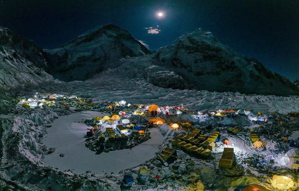 Routine of Nepal banda (@ronbupdates) on Twitter photo Amazing Evening View of Everest Base Camp with tents of Climbers staying there. π
Pic. <a href="/manish/">manish satija</a>.maharjan444 Amazing Evening View of Everest Base Camp with tents of Climbers staying there. π
Pic. <a href="/manish/">manish satija</a>.maharjan444