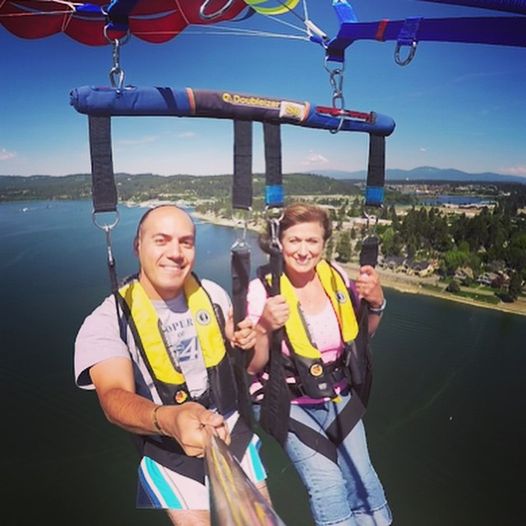 DerekKXLY's tweet image. 8 years ago today, @RobynNanceKXLY and I go to parasail over #LakeCoeurdAlene for a promotional shoot. Thank God I didn't drop the selfie stick and GoPro camera! #CdAID @kxly4news
