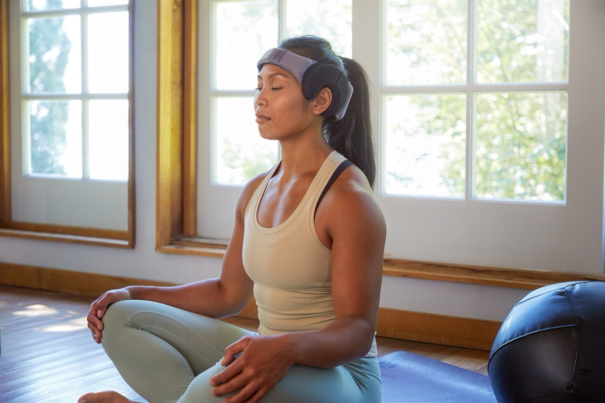 RestorEar's tweet photo. ReBound was designed to fit comfortably around your ears and seamlessly into everyday life. Easily apply restorative cooling after noise exposure to maintain hearing health during any part of your daily routine.

Get 20% off &amp; free shipping on ReBound now: https://t.co/AvFzPV6opI https://t.co/ZnMkx3DsIw