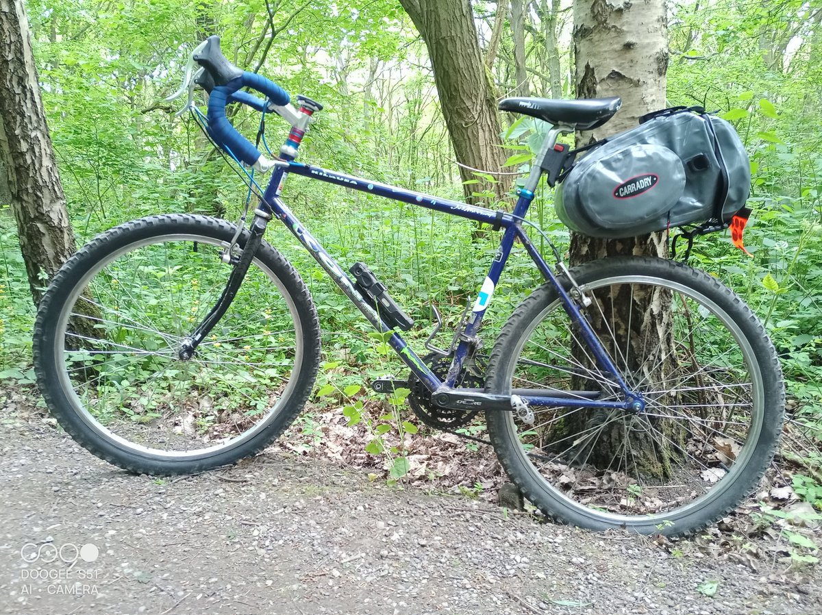 si_rides's tweet image. Summer commuter on the TPT NCN 67 #26aintdead #retrobike #cycling @TPT_National #cycling