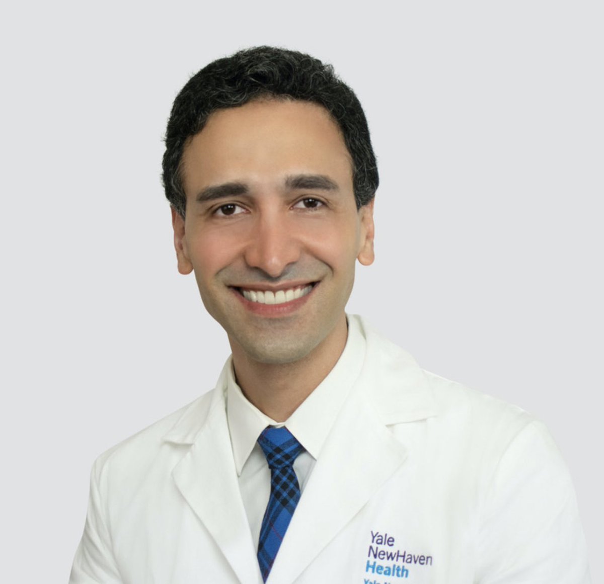 MariamAboian's tweet photo. #HandsomeDan @Yale @ArmanEAvesta #Graduation @YaleMed @SanjayAnejaMD #ImagineQuant What a Day!!! #CapsNets #History_in_the_making 🤩🎉🎊😎🔥 https://t.co/qksatbqAt2
