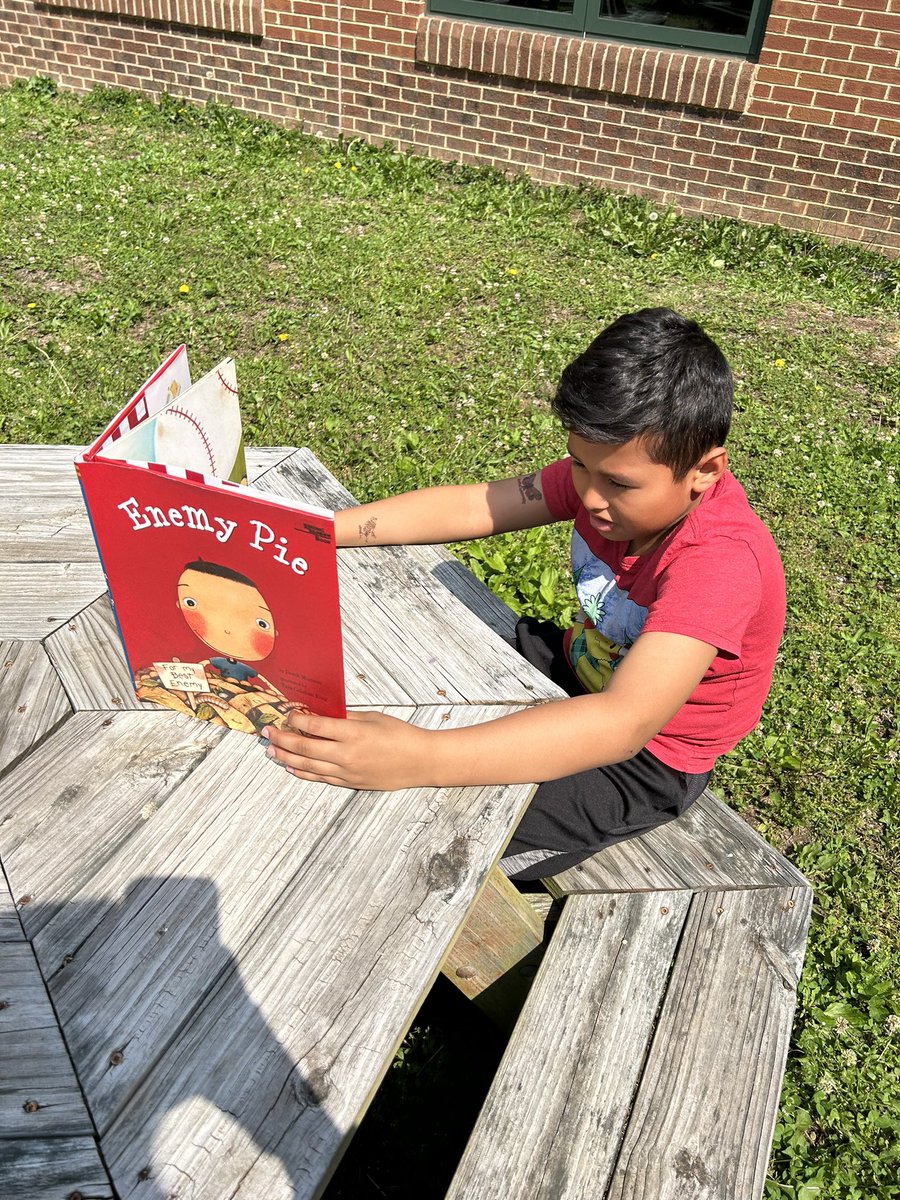 Julie Kercher tweet media